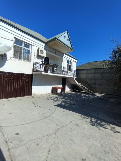 Satılır 4 otaqlı həyət evi/bağ evi 110 m² — Bakı