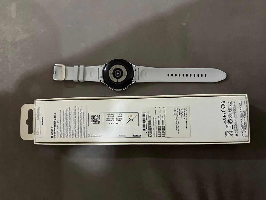 Samsung Galaxy Watch 4 Classic Silver 46mm — Ağıllı saatlar və biləkliklər, Bakı (2)