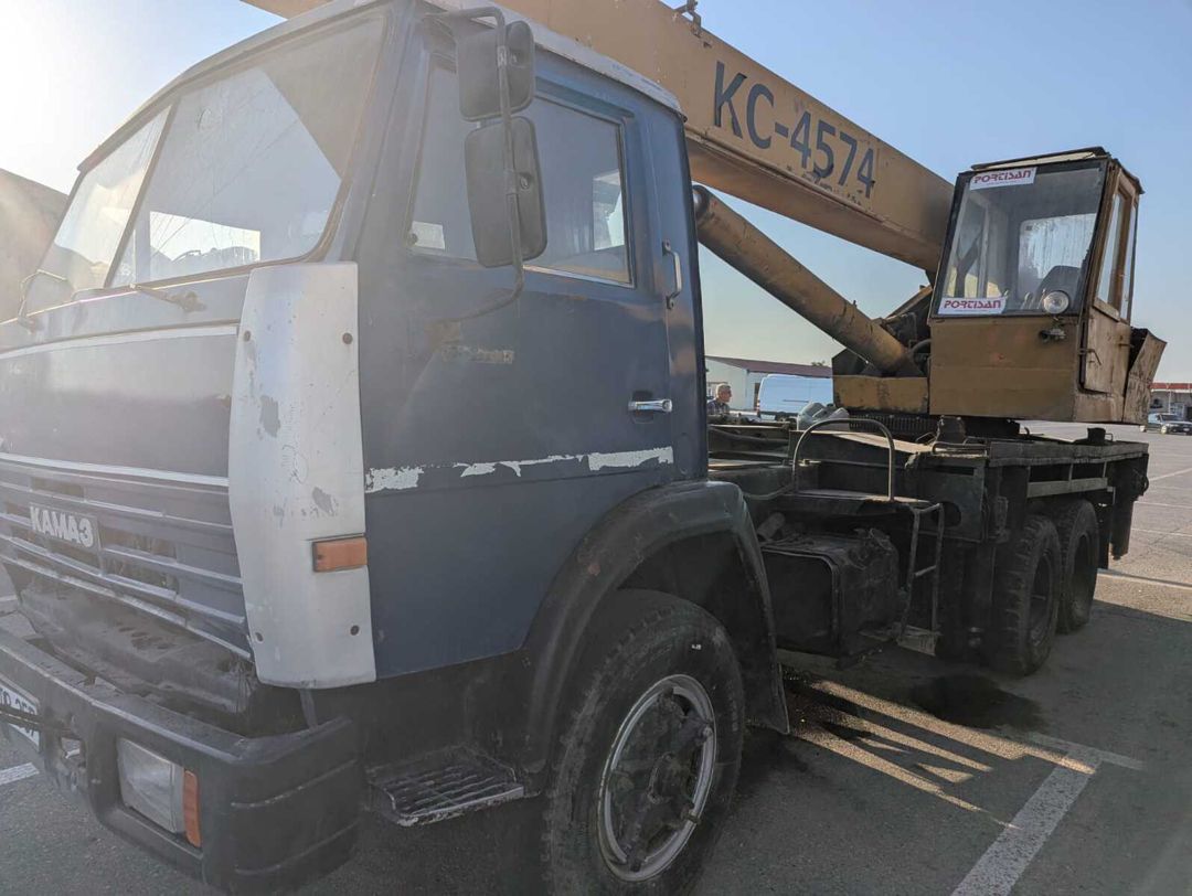 Avtokran Kamaz, 1995 il 10-DP-357 — İnşaat texnikası, Bakı (3)