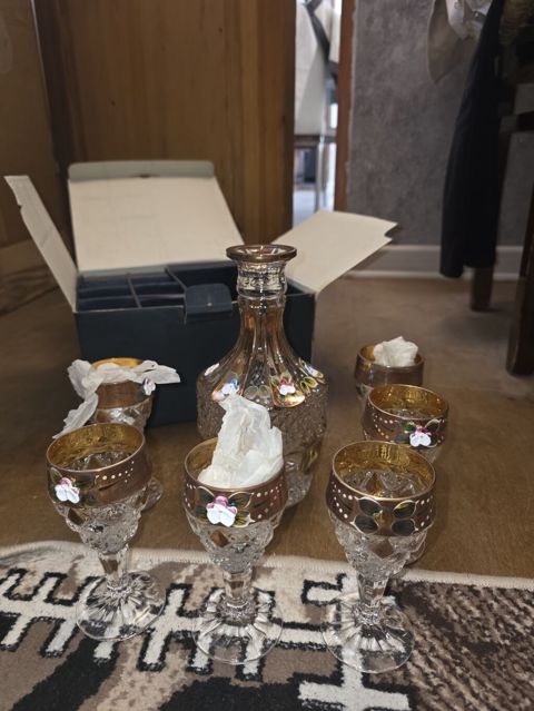 Rəng - Qızılı, Şüşə — Bakı
