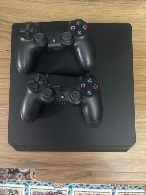 Ps4 Slim 1Tb 2 orjinal pult(zəmanətdə a class yazılıb amma googleden — Mehdiabad