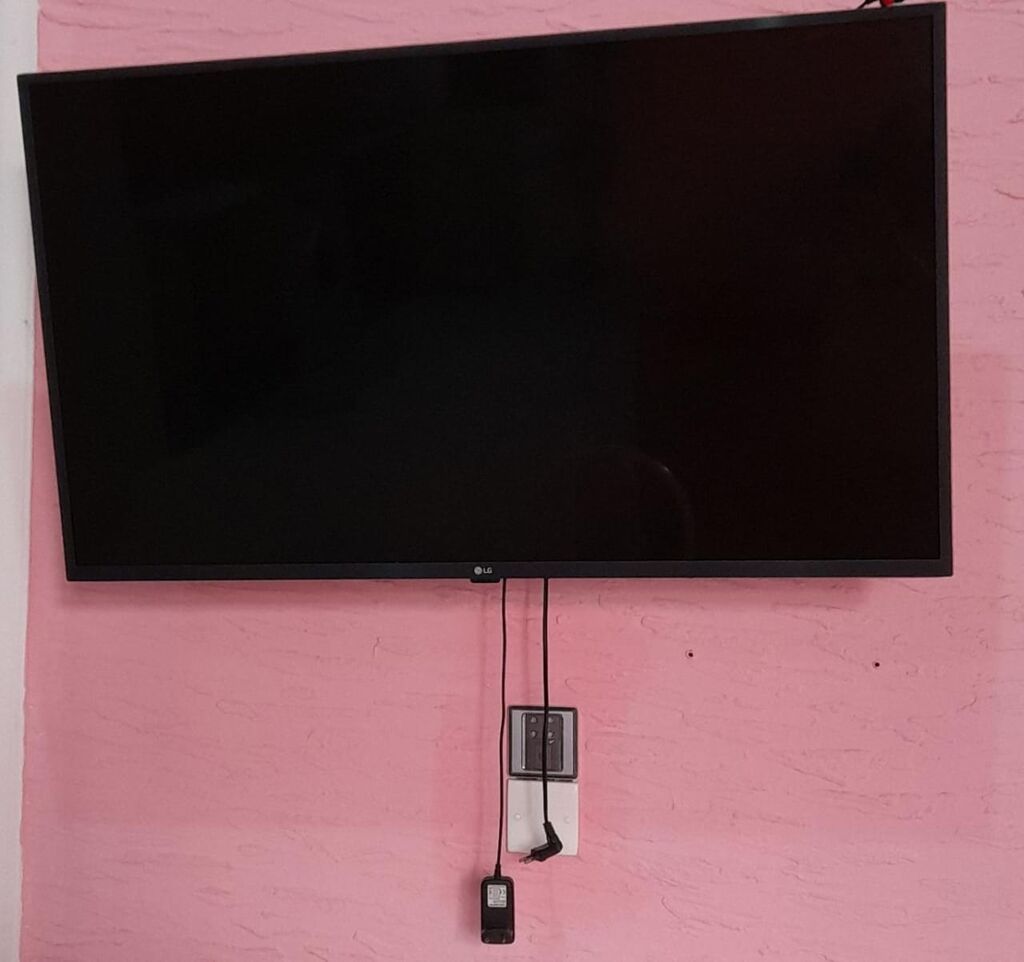 LG LED televizor 108 ekran – az işlənilib şəkillərini paylasmışam vifi — Televizorlar, Digah (2)