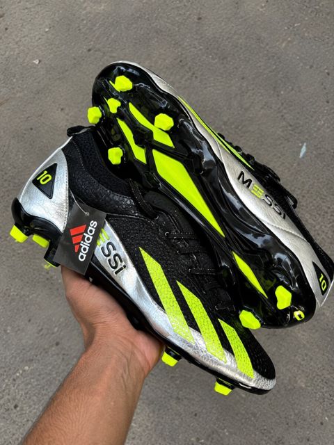 Fudbol ayaqqabısı Adidas — Gəncə