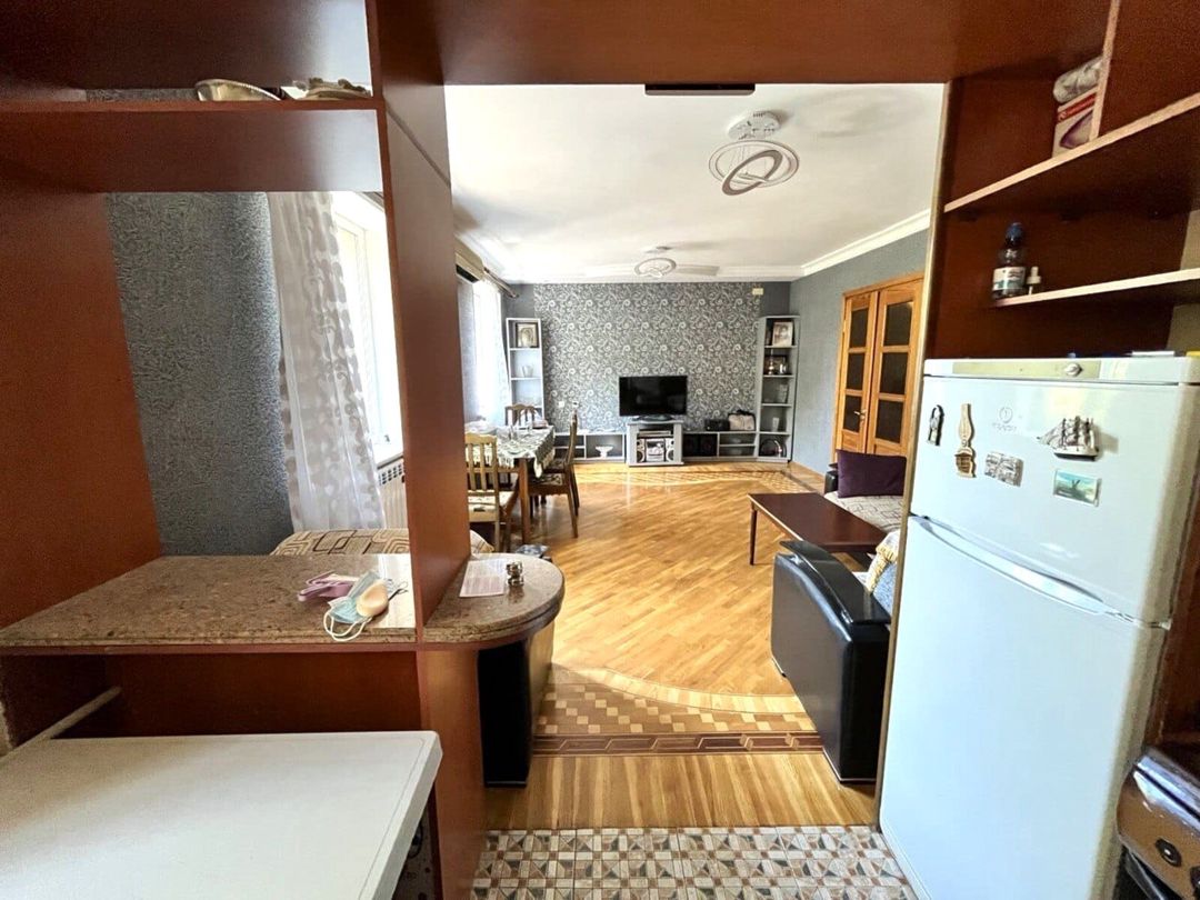 Satılır 5 otaqlı köhnə tikili 130 m² — Mənzil, Bakı (11)