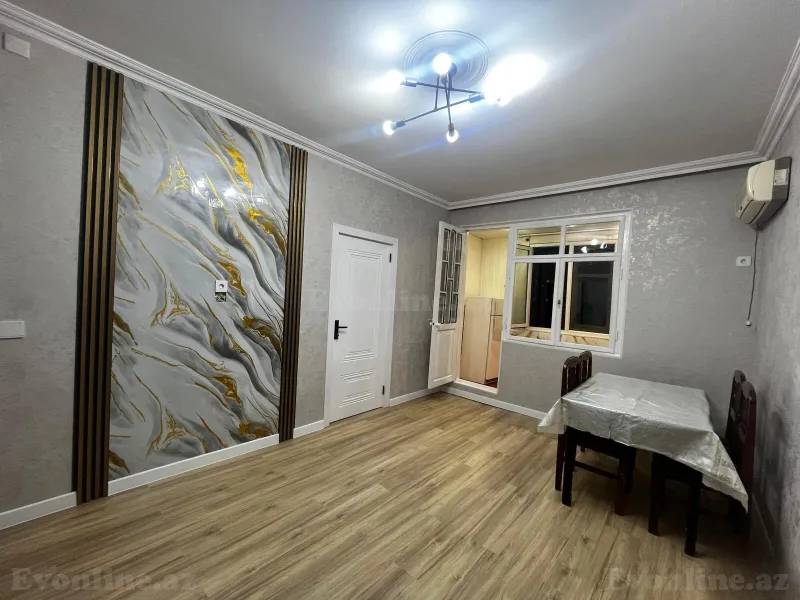Satılır 2 otaqlı Mənzil Köhnə tikili 40 m² Bakı, Nəsimi r., Memar Əcəmi m., 4-cü mikrorayon — Bakı