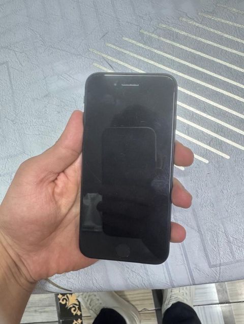 IPhone SE 2020, 64 GB, Qara, Barmaq izi — Bakı