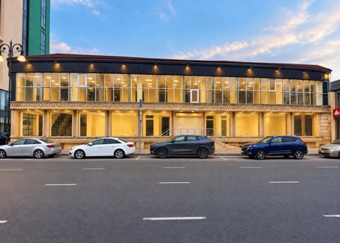 Satılır obyekt 620 m² — Bakı