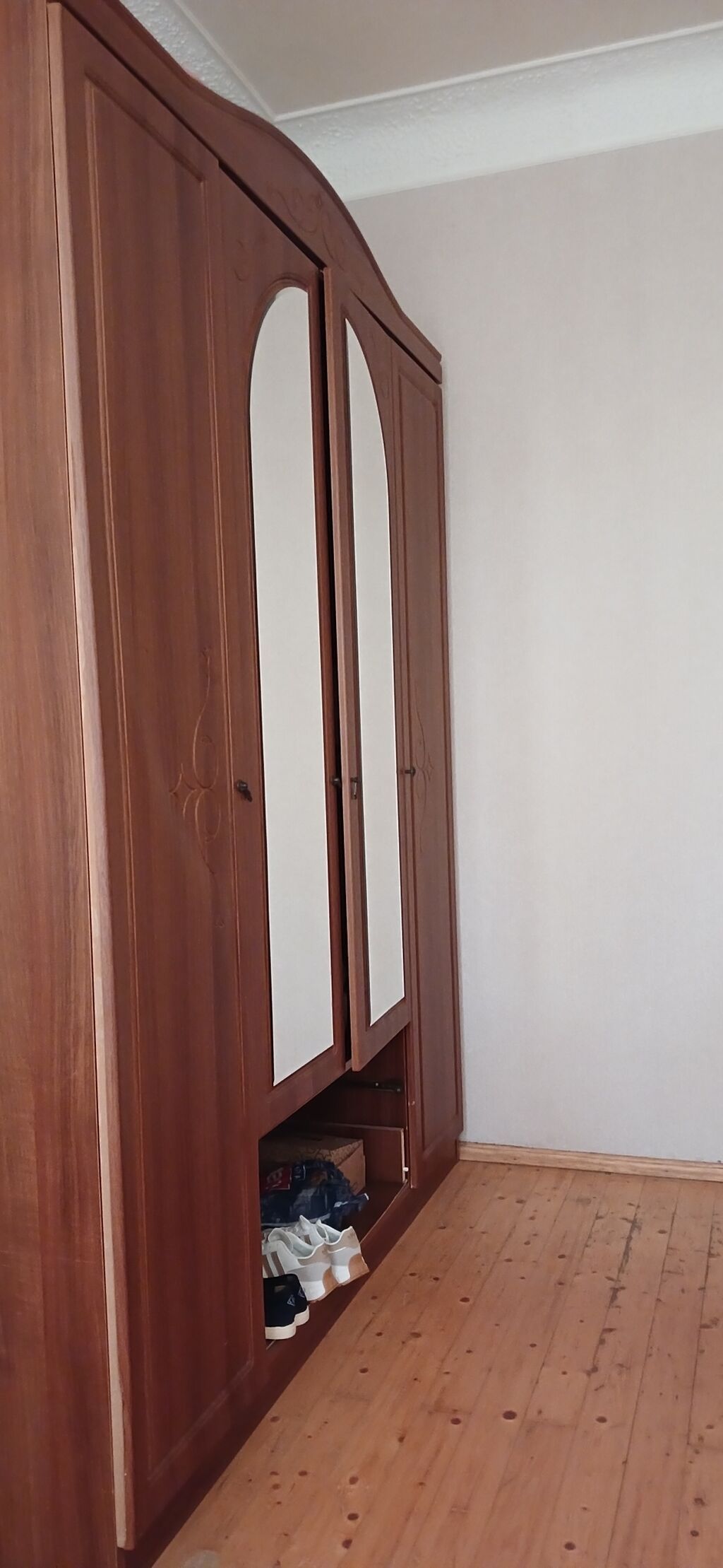 Yataq otağı mebel dəsti - 2 nəfərlik taxta çarpayı (başlıq dekorlu) — Yataq otağı mobilya dəstləri, Bakı (2)