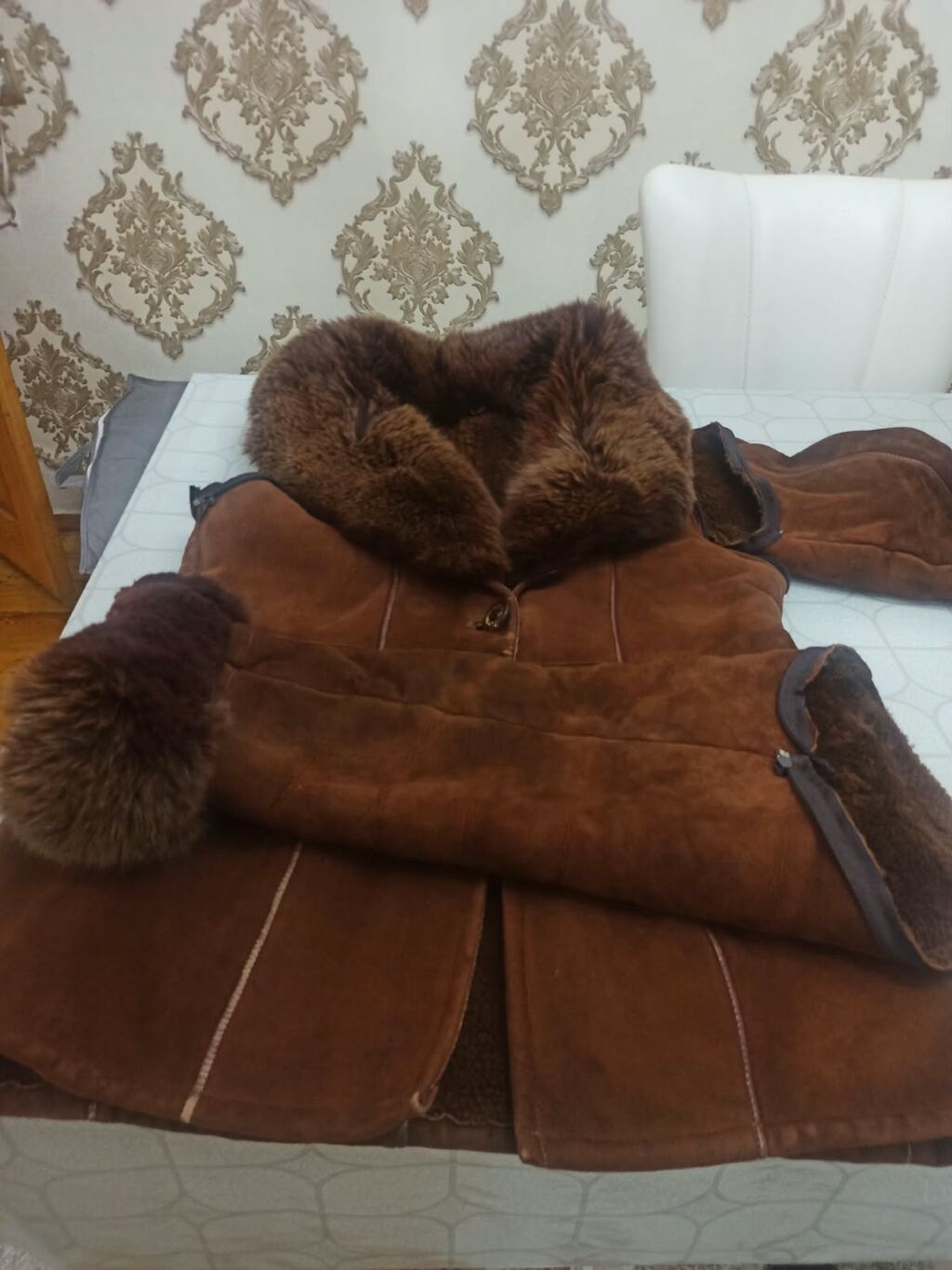 Qadın üçün kürklü gödəkçə - Material: təbii görünüşlü qəhvəyi süet — Palto, Sumqayıt
