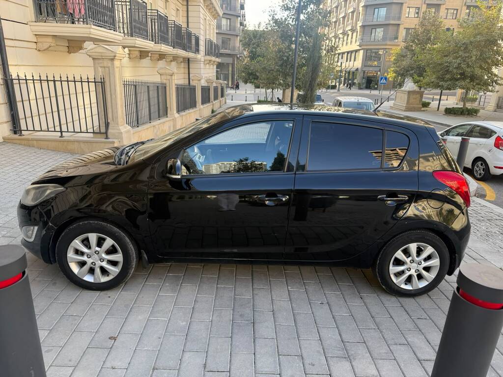 Hyundai i20, 1.4 L, 2012 il, 190 000 km 77-OB-318 — Avtomobillər, Bakı (4)