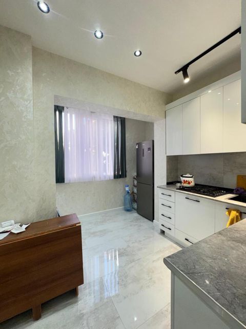 Satılır 3 otaqlı köhnə tikili 85 m² — Bakı