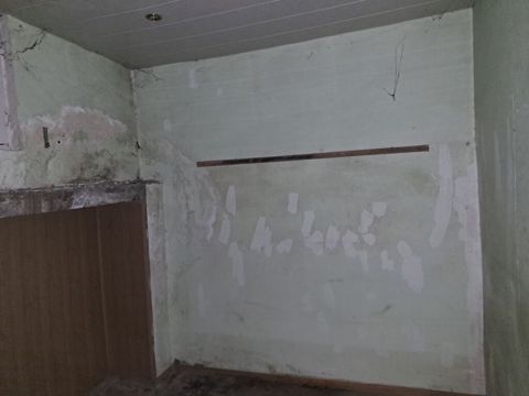 Ev satilir qaz, isiq,su daimidi 2 mertebeli bina evinin birinci — Bakı