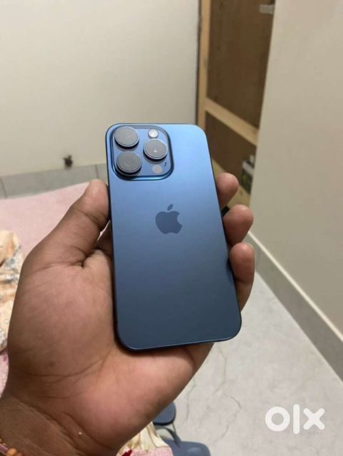 IPhone 15 Pro, Mavi, Simsiz şarj — Saray