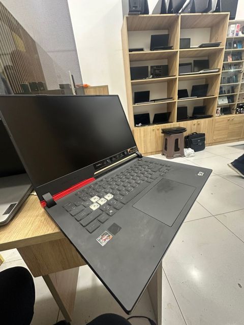 Asus rog striks — Bakı
