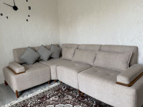Divan yenidir Cehiz alinib Boyuk olduqundan satilir 2500 manata — Xırdalan