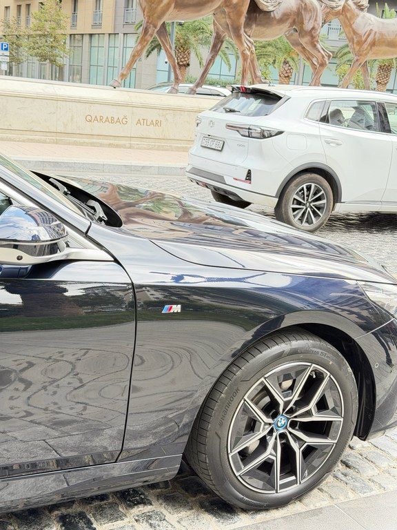 BMW i5, 81.2 kWh, 2025 il, 17 500 km — Avtomobillər, Bakı (5)