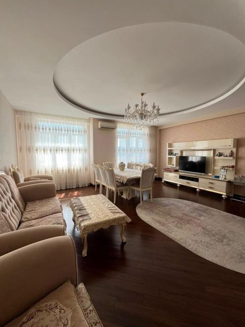 Satılır 3 otaqlı yeni tikili 135 m² — Bakı