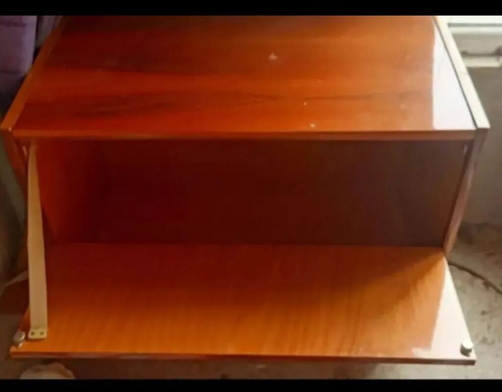 Bolqariyanın istehsalı etdiyi dolab. Findinq ağaçdan. Çox keyfiyyətli — Komodlar və tumbalı, Bakı (2)