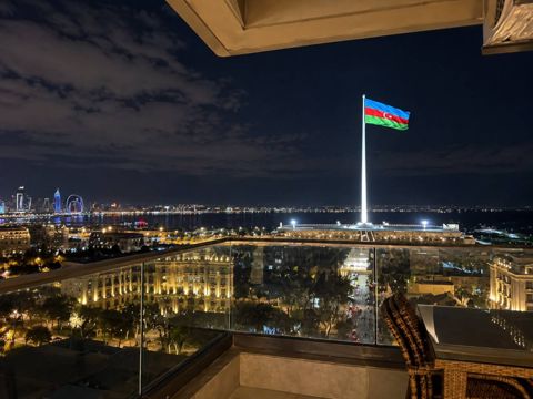 Satılır 4 otaqlı yeni tikili 185 m² — Bakı