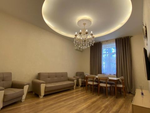 Satılır 3 otaqlı köhnə tikili 75 m² — Bakı