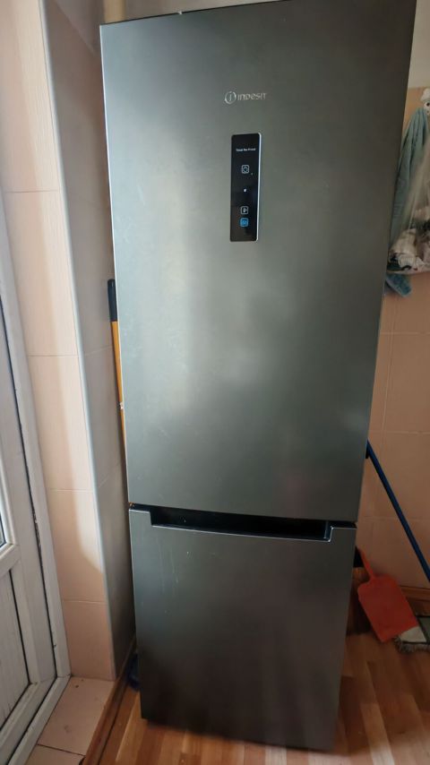Indesit Total No Frost soyuducu - Rəng: metalik/inekss (inox) - Ön — Bakı