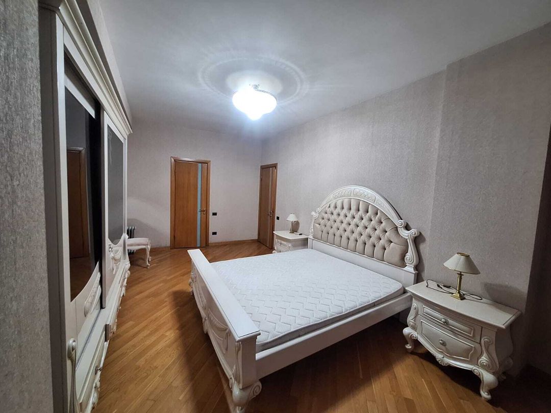 İcarəyə verilir 4 otaqlı yeni tikili 200 m² — Mənzil, Bakı (10)