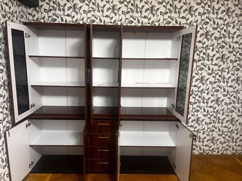 Yemək otağı üçün vitrinli bufet - Material: Mdf/ldsp əsaslı, parlaq — Bakı