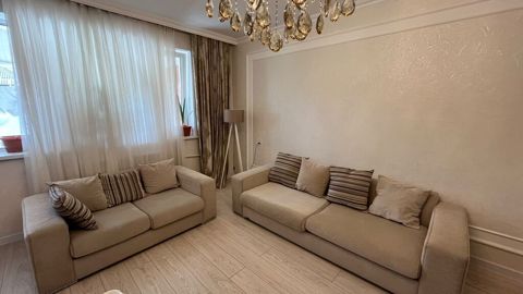 İki ədəd Divan satılır cəmi 350₼. Ünvan Qaraçuxur. 1102. Fatimə99 — Bakı