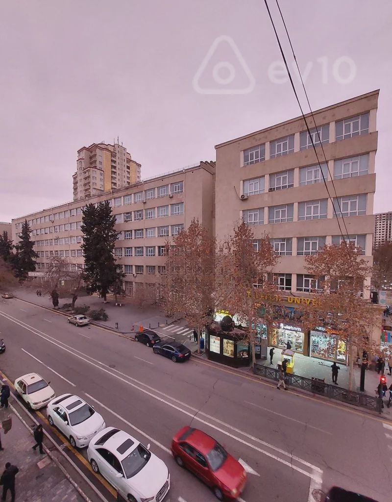 For sale: 3-room apartment (old building), 67 m² — Mənzil, Bakı (2)