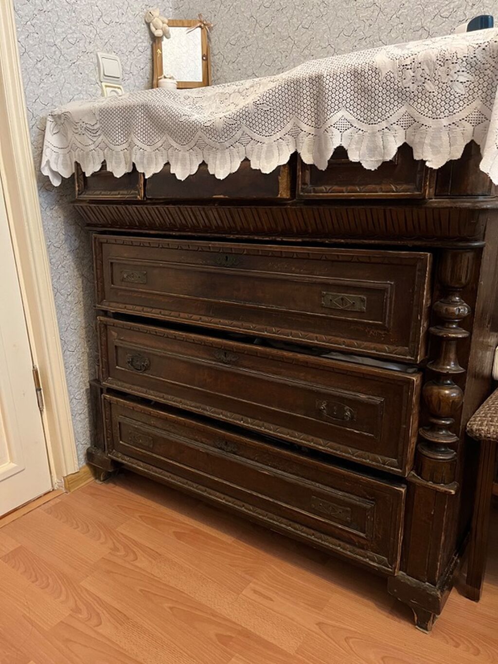 Klassik üslubda massiv ağacdan hazırlanmış iri komod/dresser — Komodlar və tumbalı, Bakı (2)