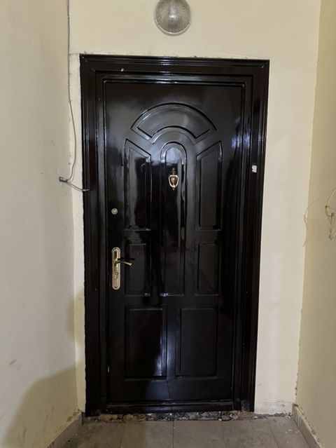 Dəmir giriş qapısı - Material: möhkəm metal konstruksiya, ağır — Bakı