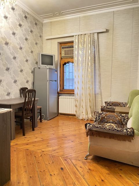 İcarəyə verilir 1 otaqlı köhnə tikili 40 m² — Bakı
