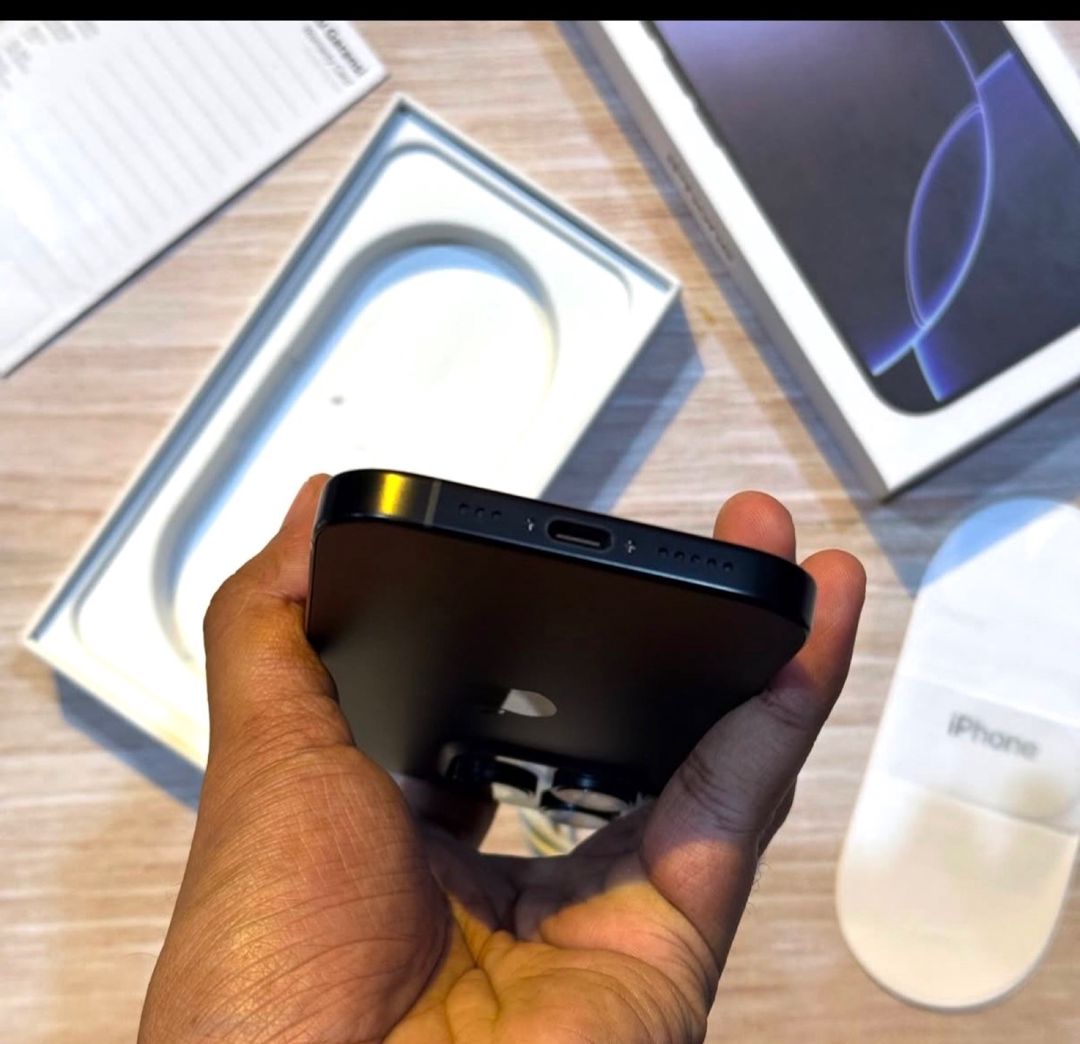 Apple iPhone 16 Pro Black Titanium 256GB/8GB — Smartfonlar, Bakı (3)