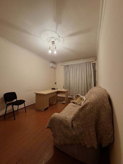 Satılır 3 otaqlı köhnə tikili 70 m² — Bakı