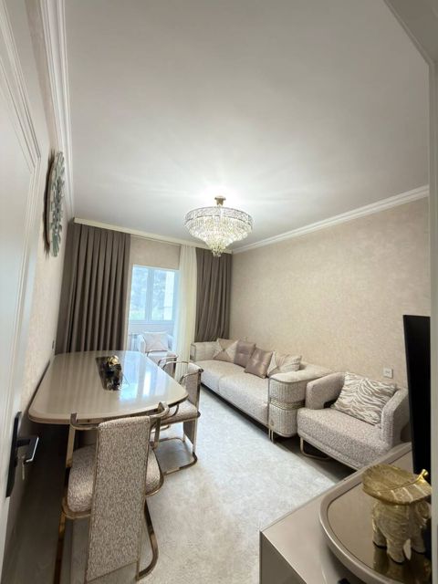 Satılır 2 otaqlı köhnə tikili 65 m² — Bakı
