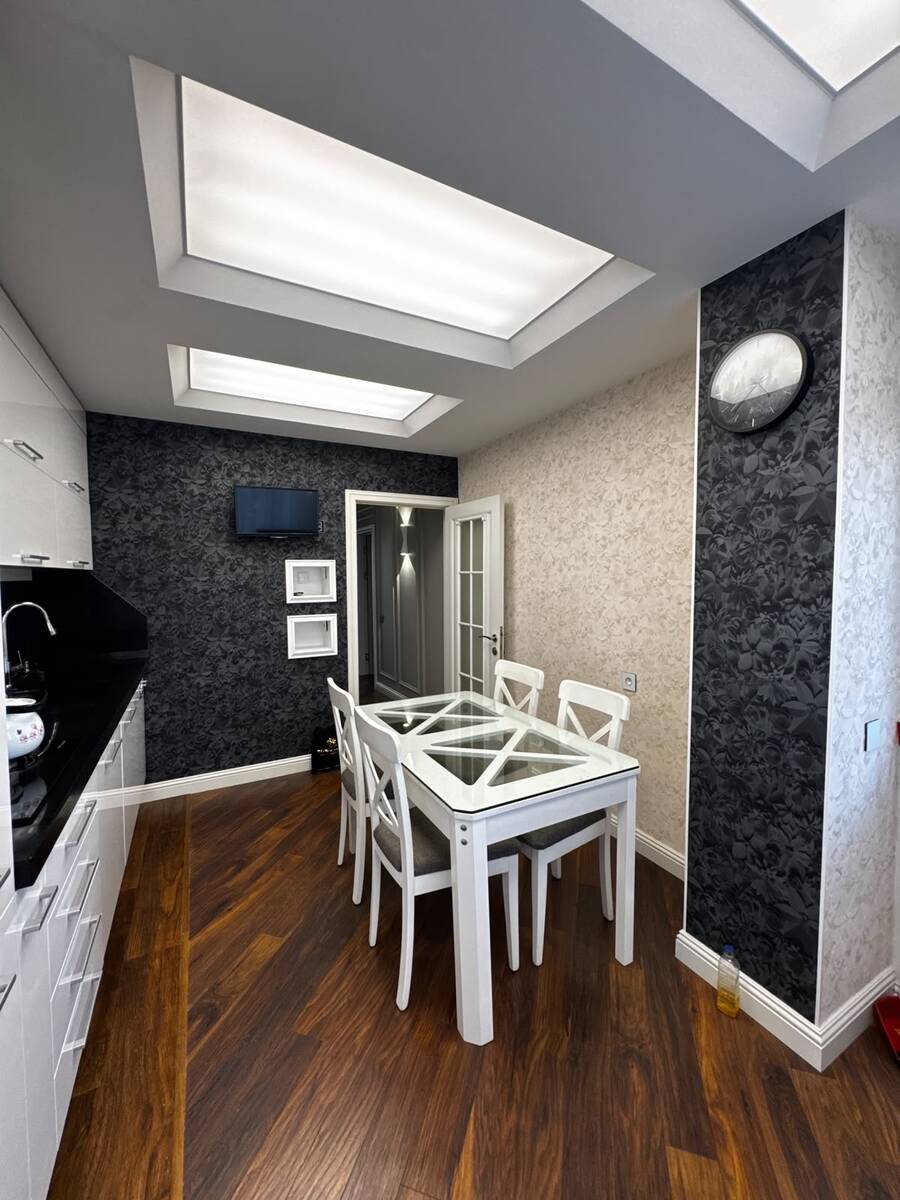 Satılır 4 otaqlı köhnə tikili 110 m² — Mənzil, Bakı (8)