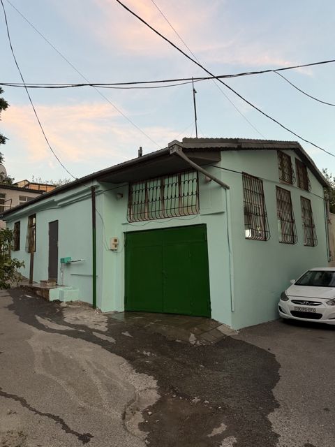 Satılır 4 otaqlı həyət evi/bağ evi 120 m² — Bakı