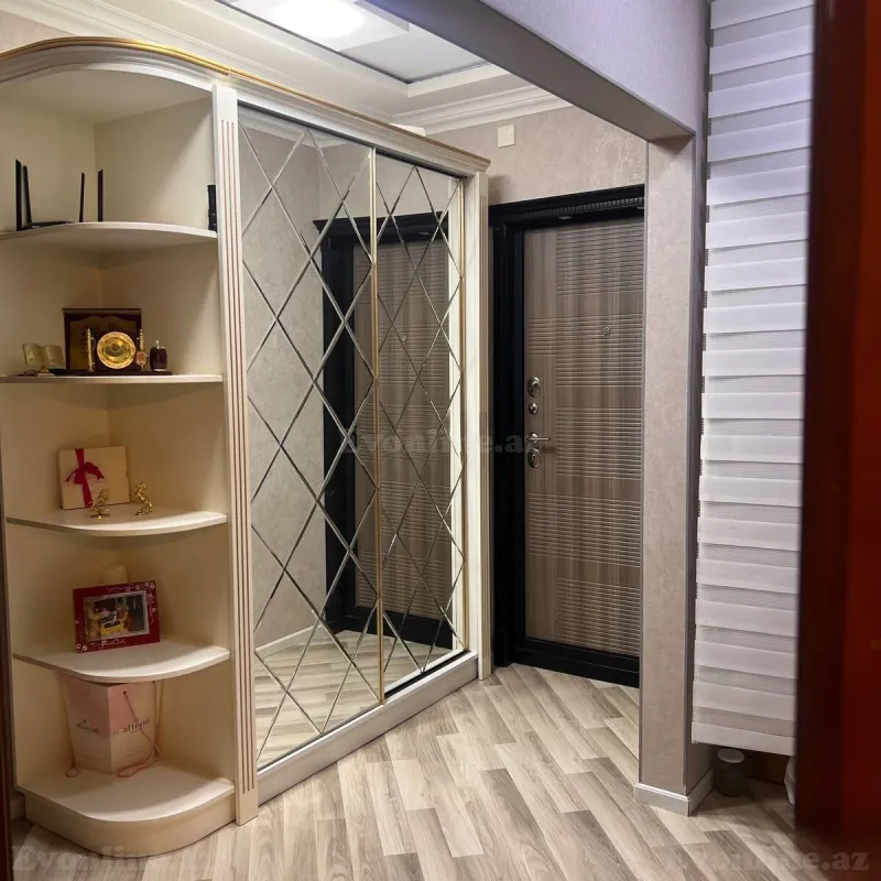 Satılır 3 otaqlı Mənzil Köhnə tikili 75 m² Bakı, Nizami r., Xalqlar Dostluğu m., 8-ci kilometr — Mənzil, Bakı (2)