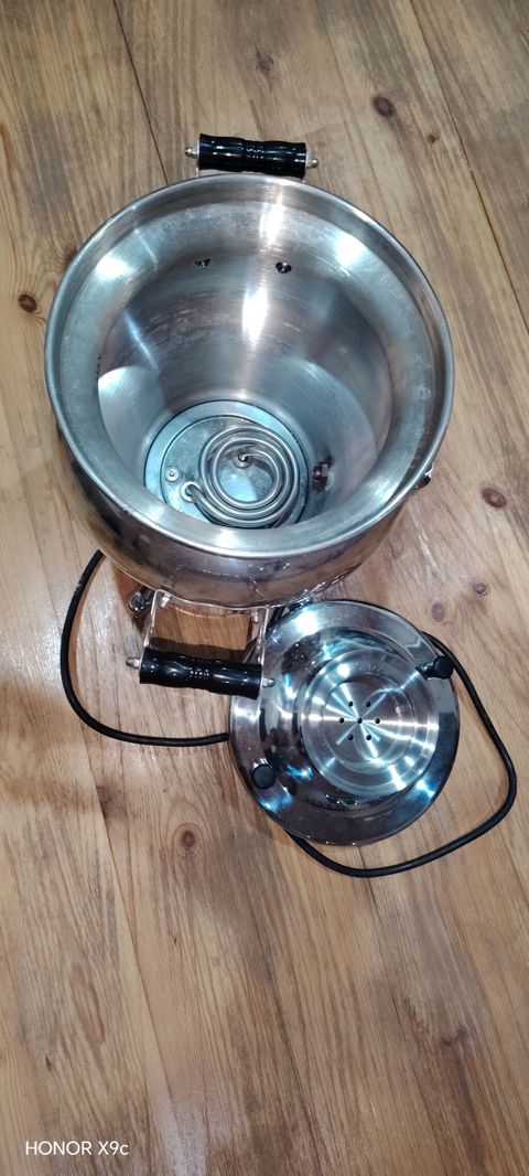 Elektrik samovar - Material: paslanmayan polad gövdə və qapaq — Digah