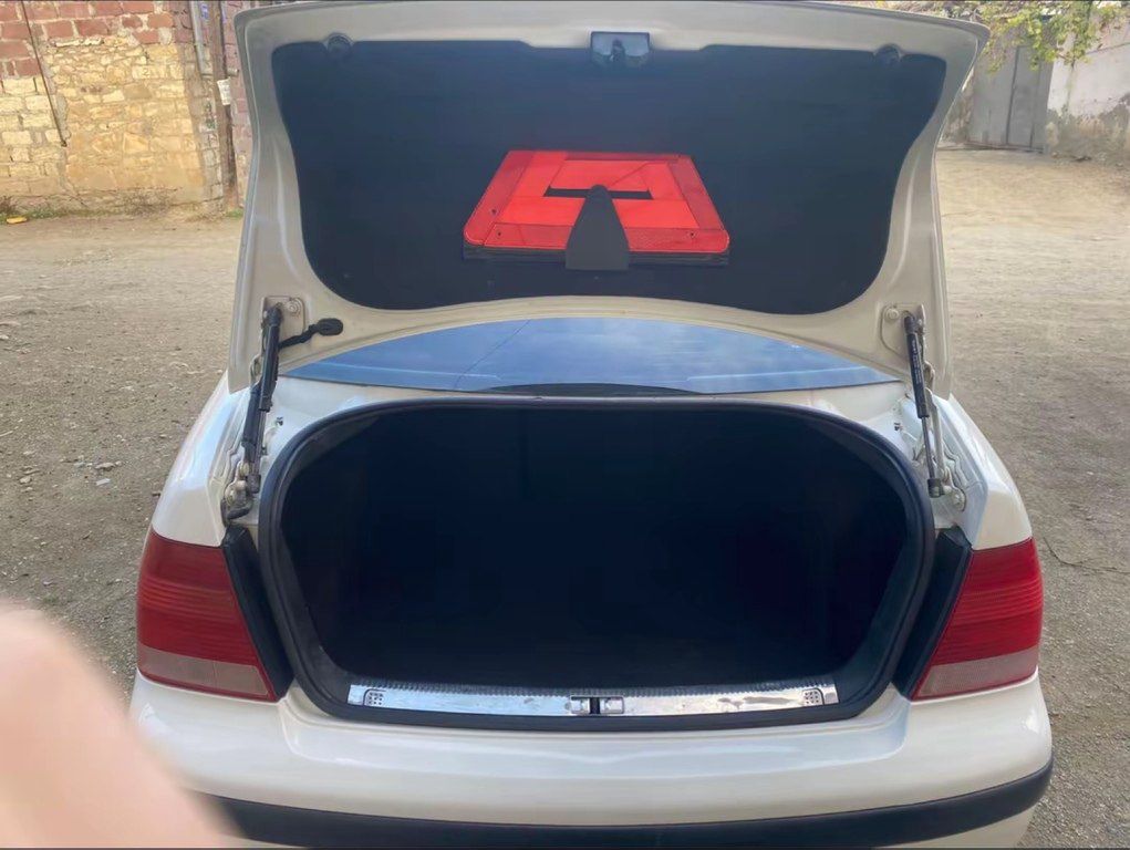 Volkswagen Bora, 1.4 L, 2001 il, 320 000 km 99-UB-028 — Avtomobillər, Gəncə (5)
