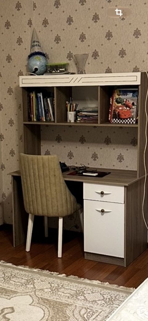 Tələbə və ya ofis üçün funksional iş masası və üst rəfli kitablıq — Bakı