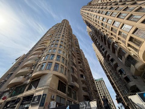 Satılır 4 otaqlı yeni tikili 191 m² — Bakı
