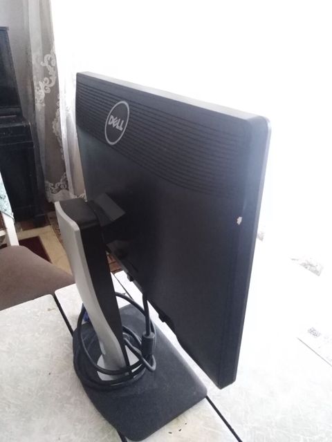 Dell LCD monitor - Ekran ölçüsü: təxminən 19–22 düym (geniş format) — Lənkəran