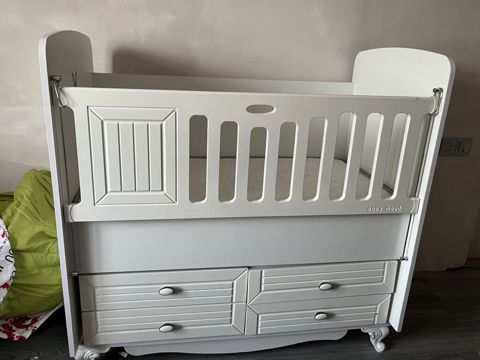 Oğlan və qız üçün, İşlənmiş, Dördbucaq, Beşik, Matras ilə, Yellənmə mexanizmi ilə — Digah