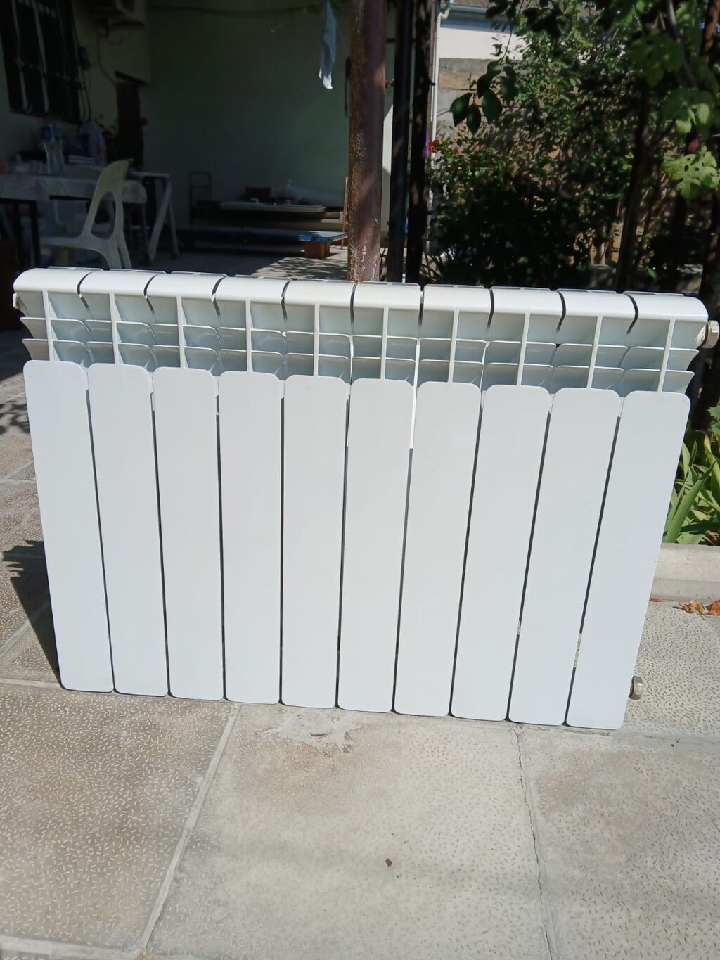 6 senksiyalı ataplena satılır. Arxadakıdı. Qiyməti 45 manat. Ünvan — Radiatorlar, Digah