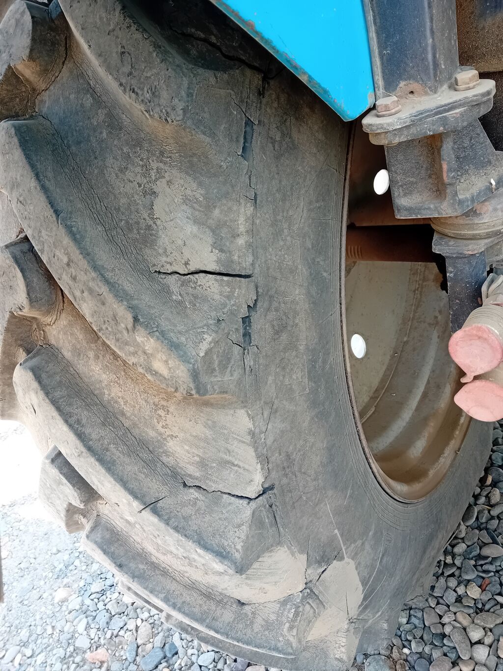 Aqrar texnika üçün arxa təkər komplekti - Növ: Traktor arxa təkəri və — Diskləri, Cəlilabad (2)