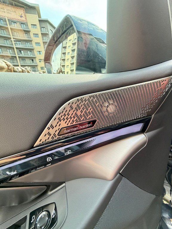 BMW i5, 81.2 kWh, 2025 il, 17 500 km — Avtomobillər, Bakı (7)