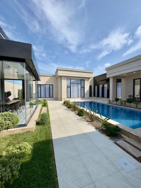 Satılır 5 otaqlı həyət evi/bağ evi 220 m² — Bakı