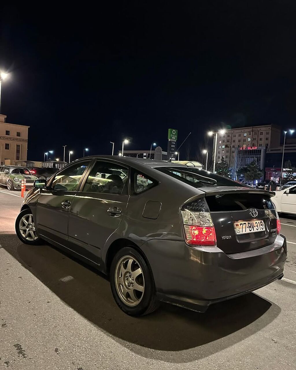 Toyota Prius (2-ci nəsil) hibrid hetçbek - Rəng: tünd boz/metalik 77-BV-315 — Avtomobillər, Masazır (2)