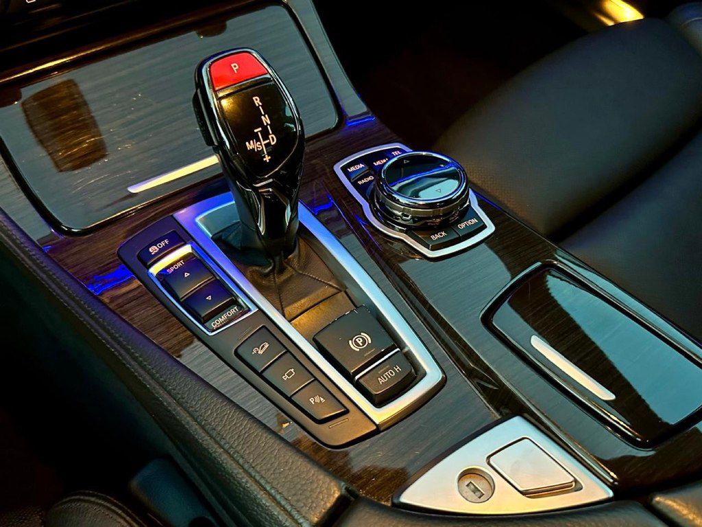BMW 550, 4.4 L, 2014 il, 90 000 km — Avtomobillər, Bakı (12)
